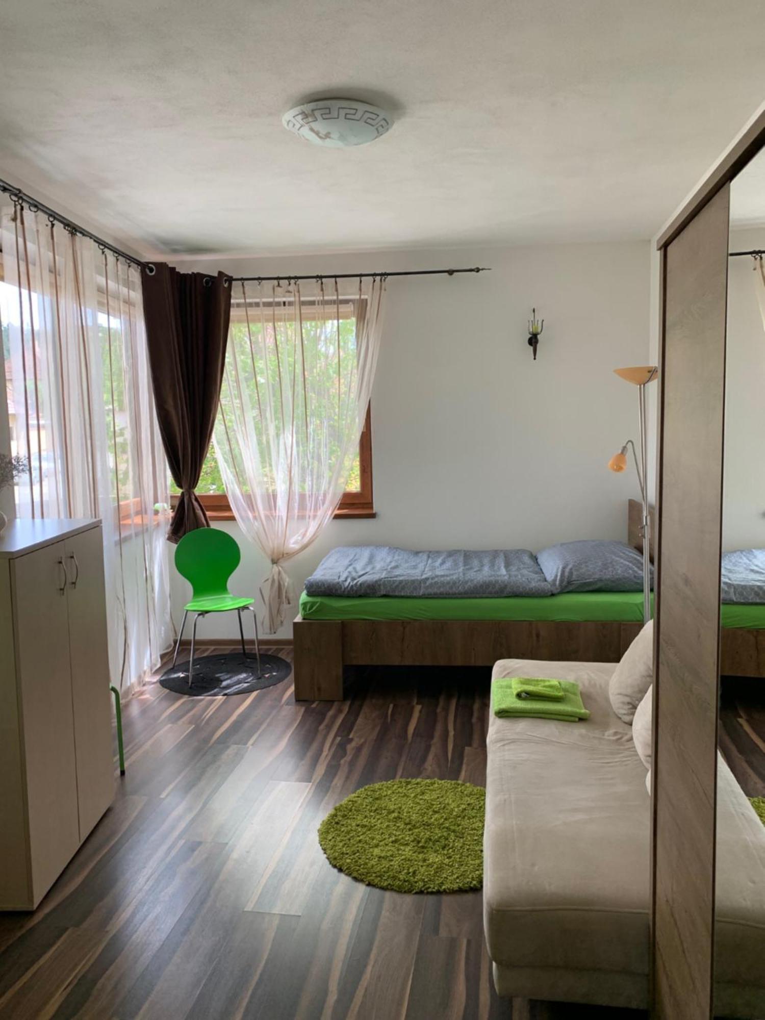 Apartman Emes S Terasou Kežmarok Exterior foto