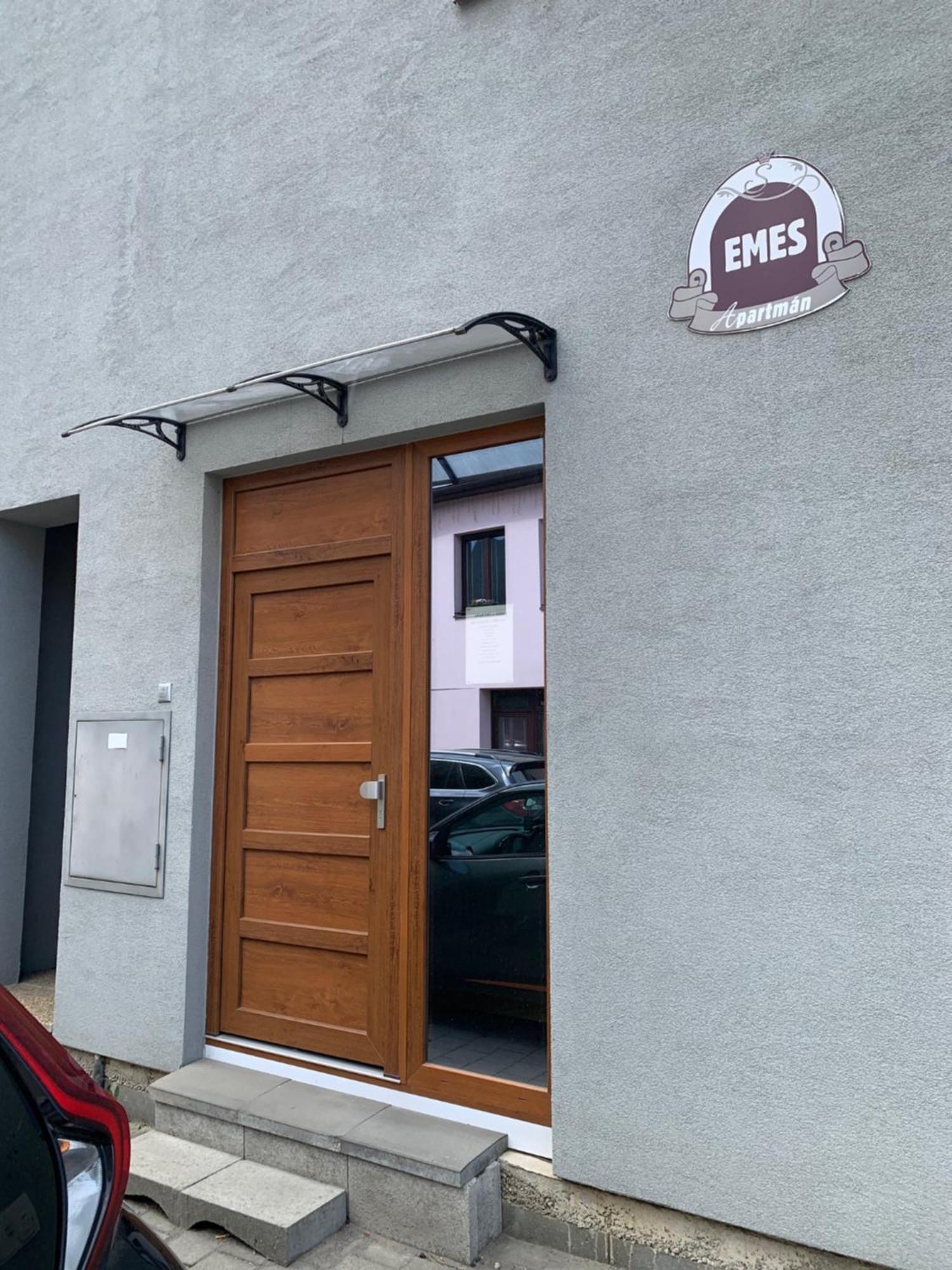Apartman Emes S Terasou Kežmarok Exterior foto